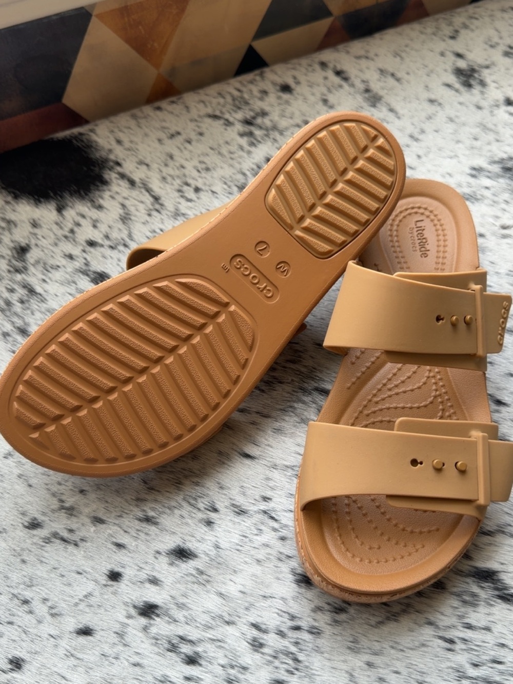 NWOT Crocs Brooklyn Buckle Flat Sandals - Picture 9 of 9